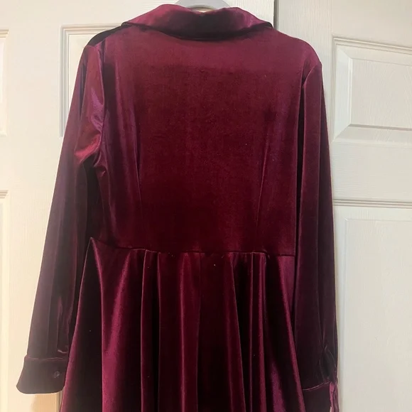 Velvet  Party Dress Long Sleeves and button up - Picture 4 of 6